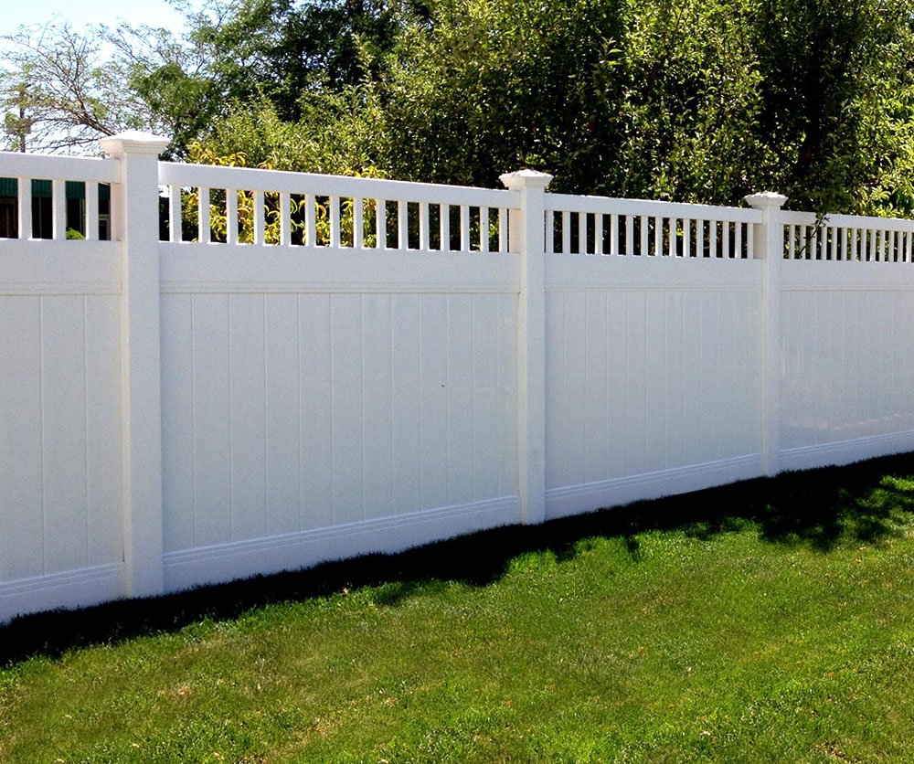 Spindle top vinyl fence